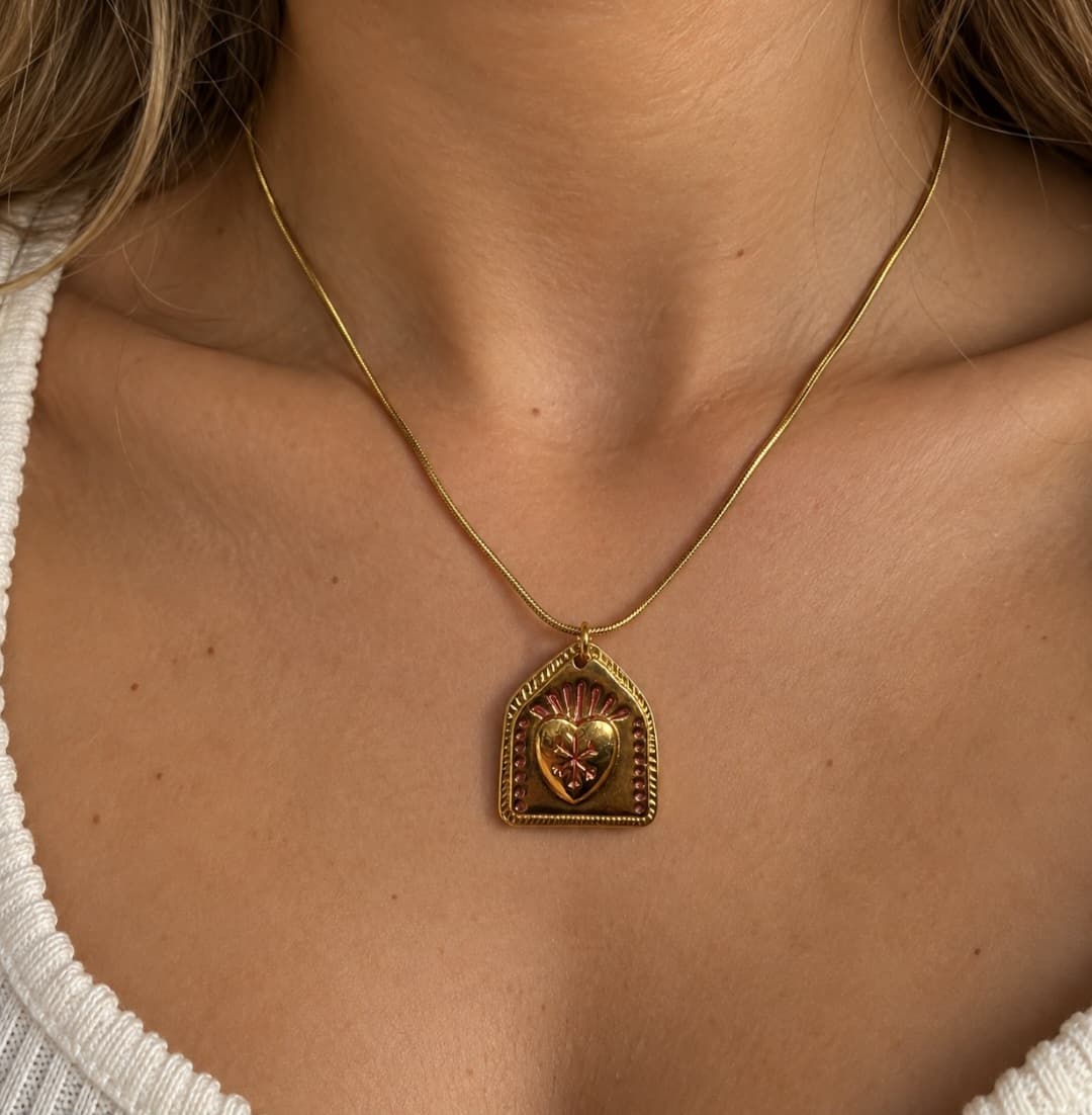 gouden bedel ketting om hals